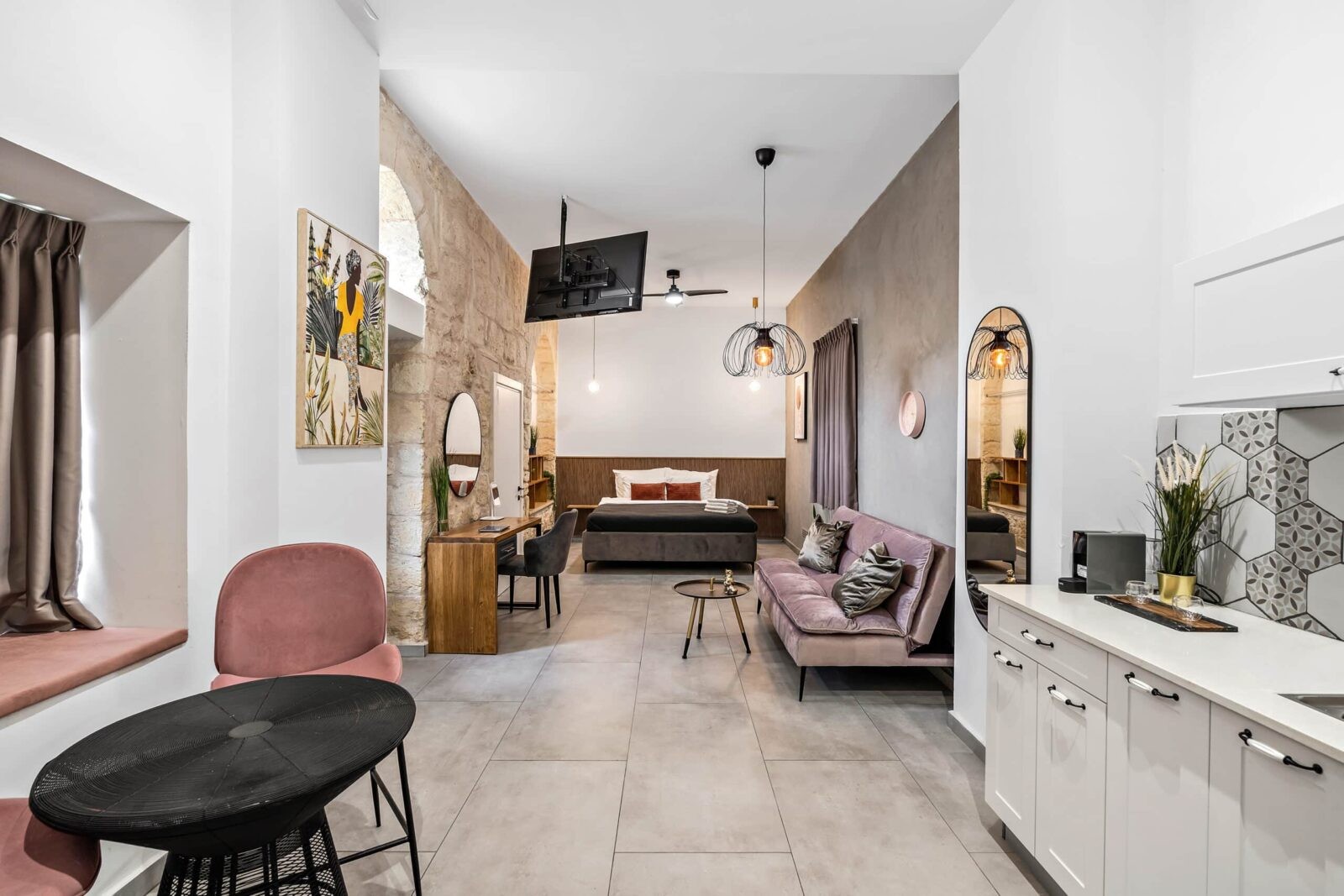 Helios Boutique Modern Luxury Suite